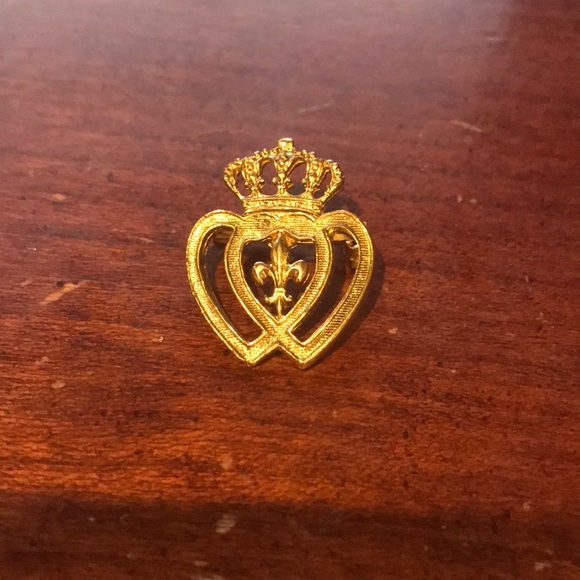 Vintage Crown Heart Fleur de Lis Pin - Picture 1 of 4